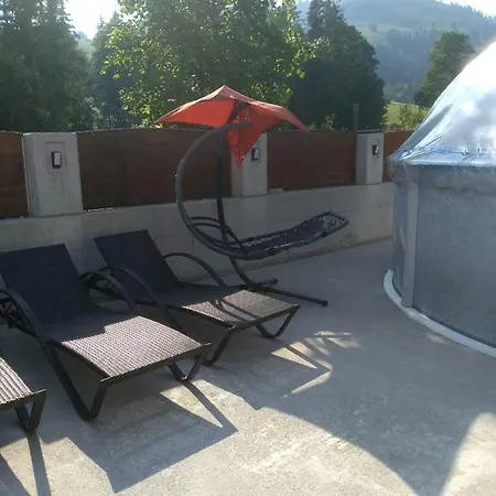 Πανσιόν Vordergriess 4*